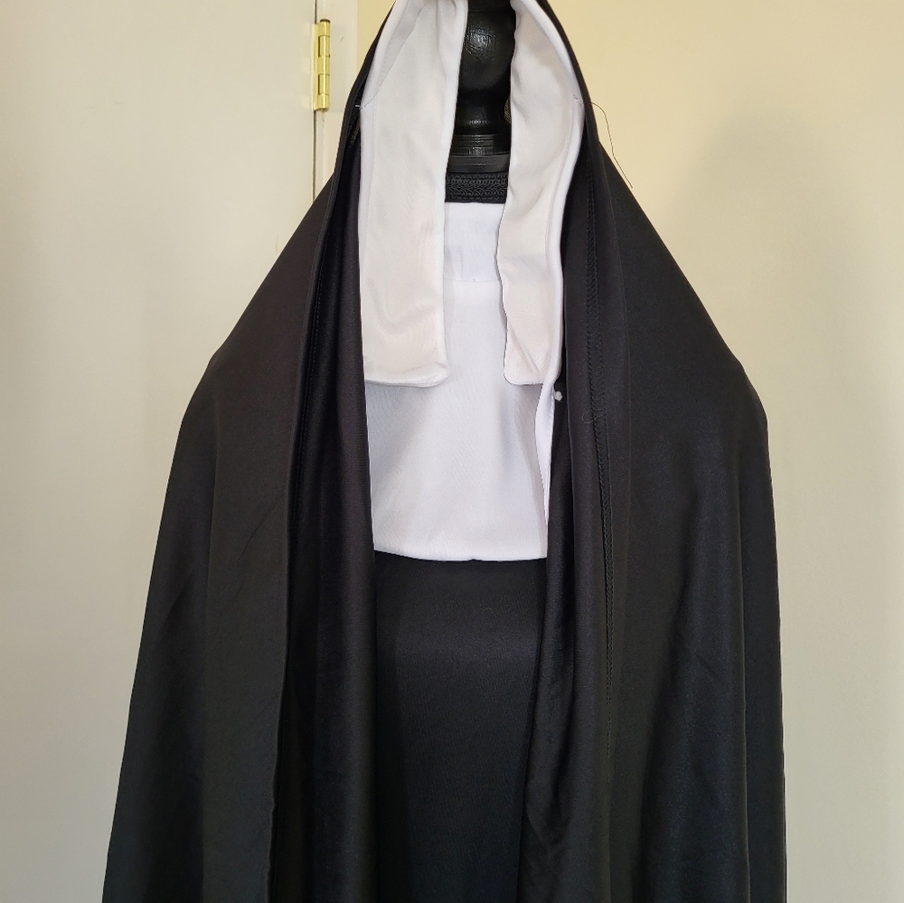 HALLOWEEN Nun Costume NWOT - Picture 3 of 14